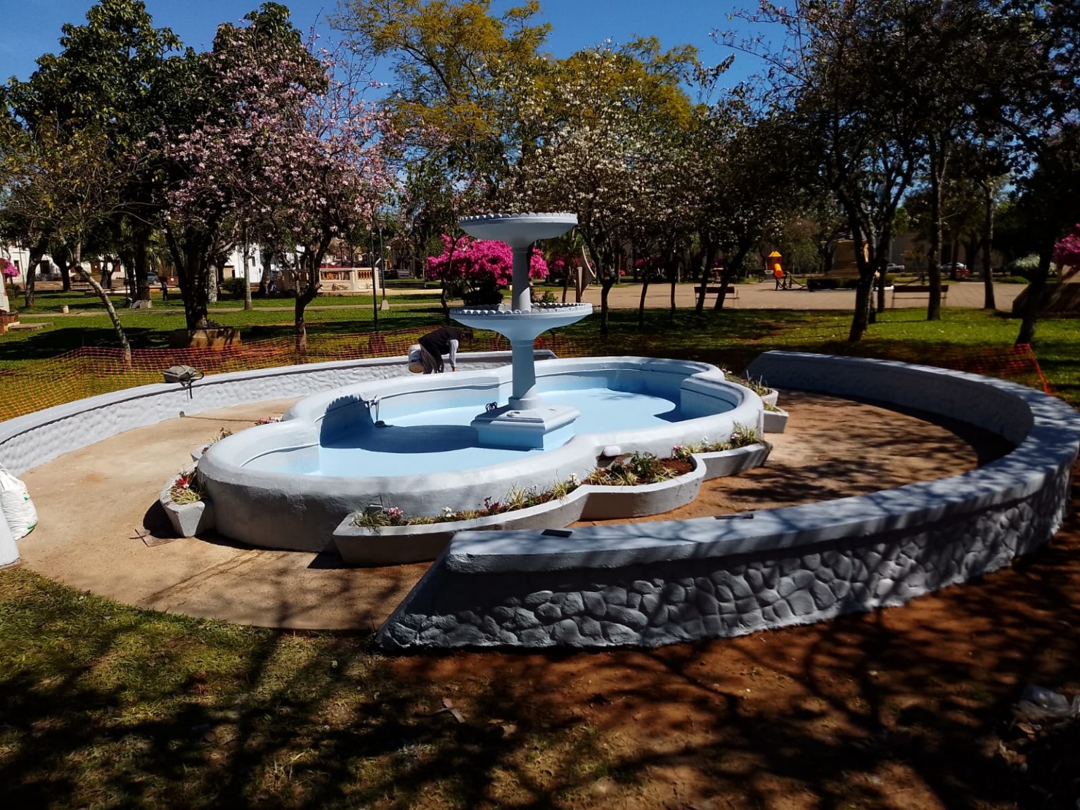 Fuente terminada — vista general