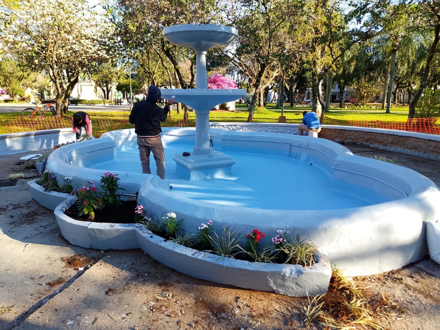Trabajos de reconstrucción en la fuente