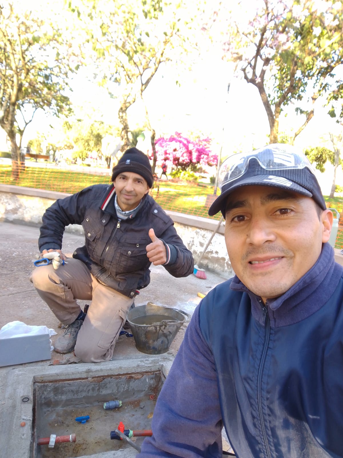 Equipo de CB Soluciones en obra exterior